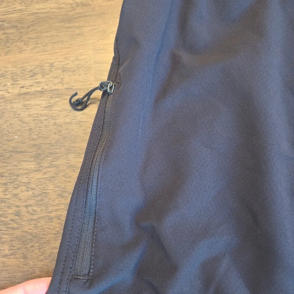 The North Face Mens Hiking Shorts Black Size 34 Lightweight Stretch